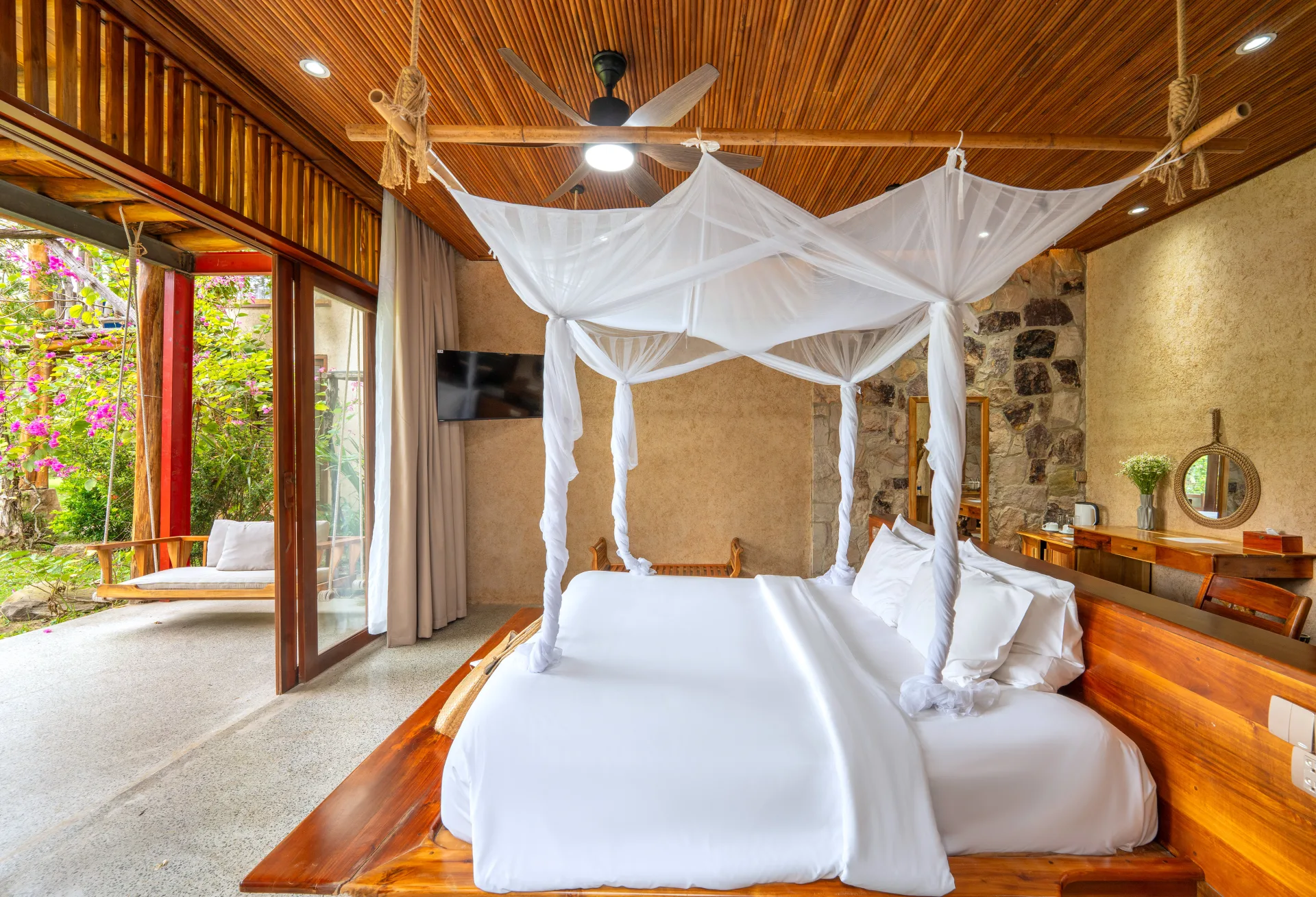 Premium Bungalow with Garden View	