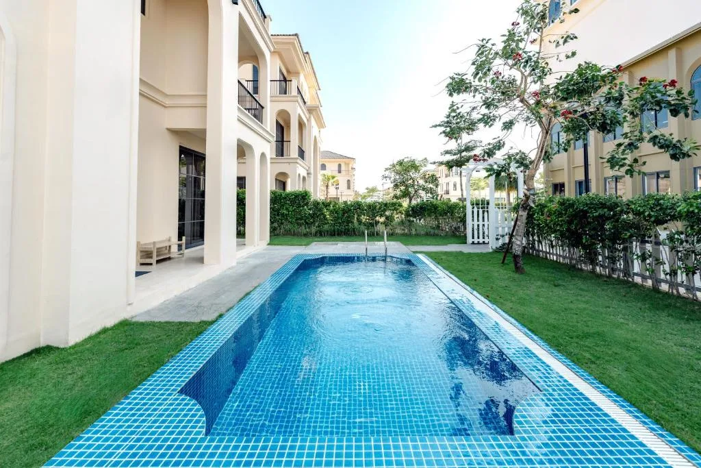 Grand 3-Bedroom with Pool