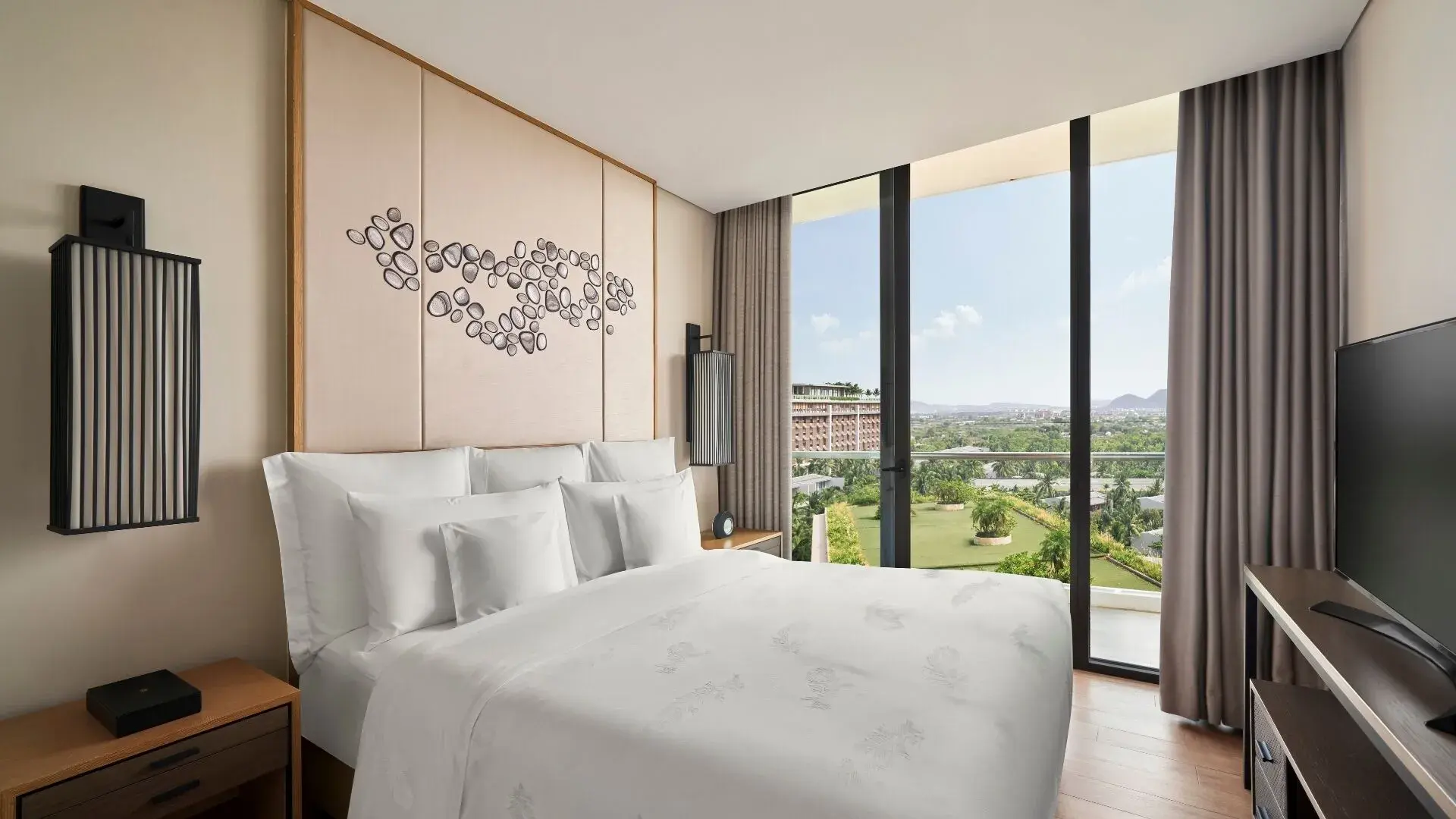 1 King | One Bedroom Residence
