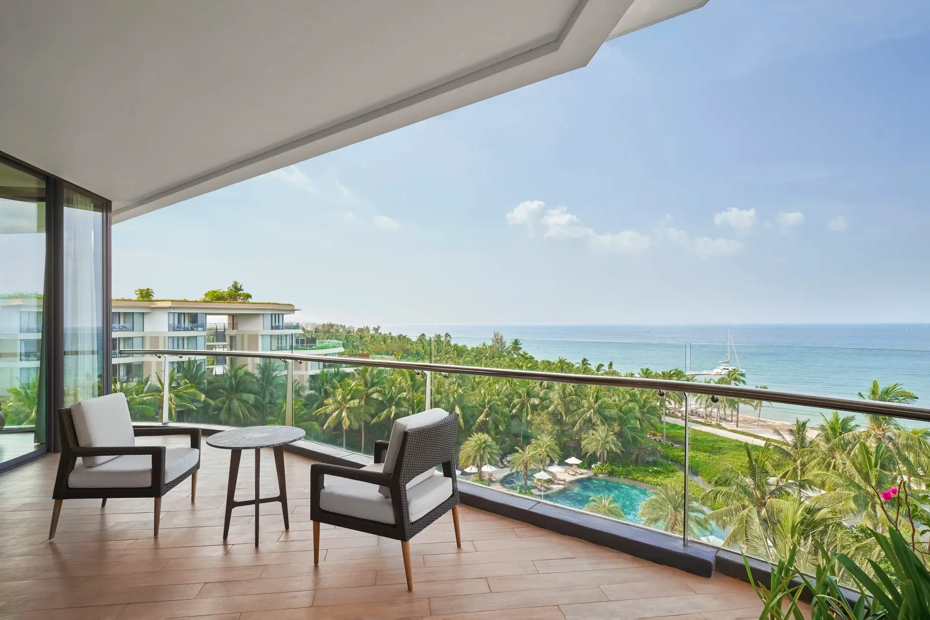 Two Bedrooms Bridge Suite Club Lounge Access Ocean View