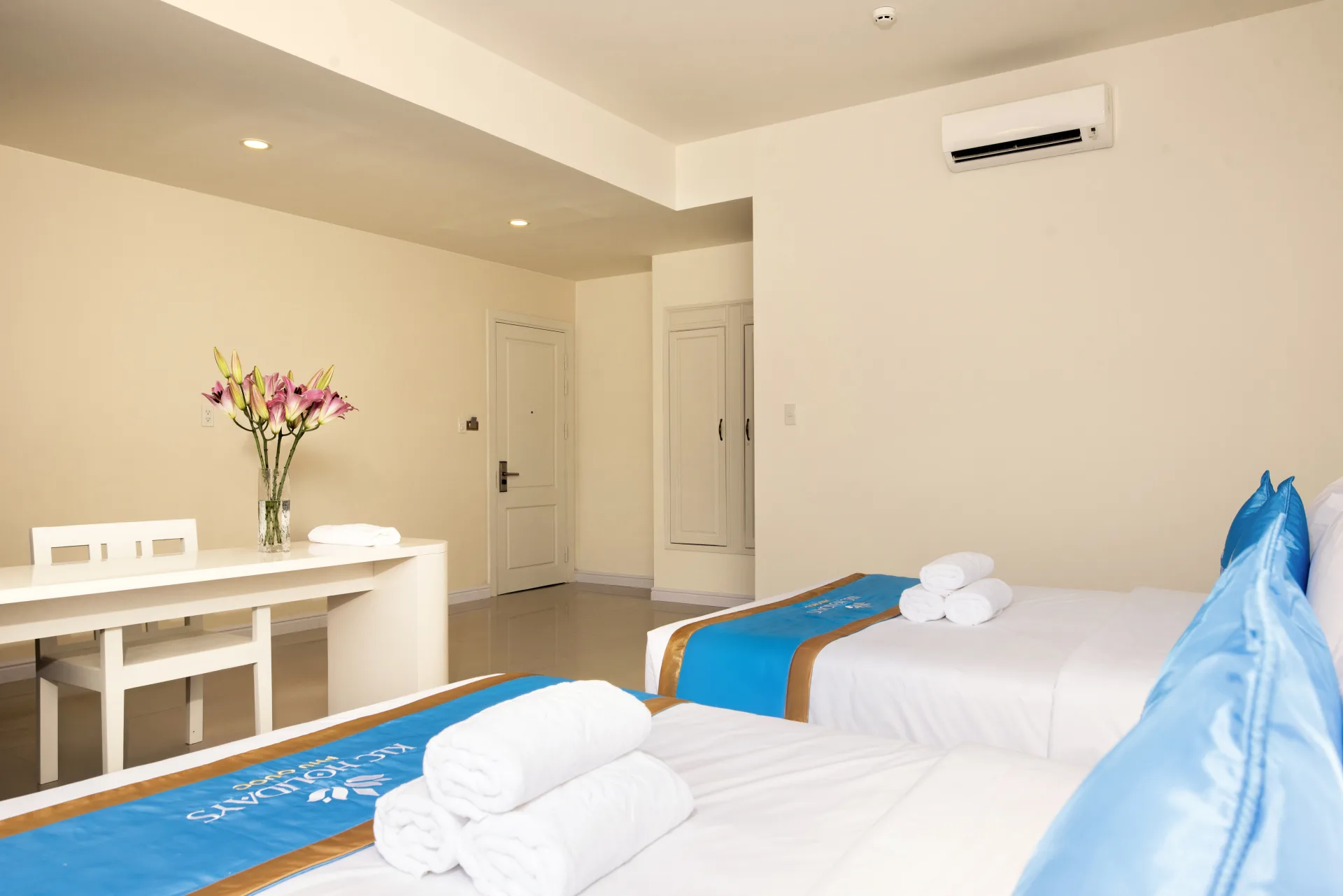 Deluxe Family Room