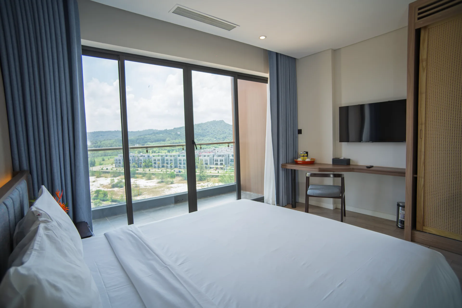 Penthouse (3 Bedrooms) 	