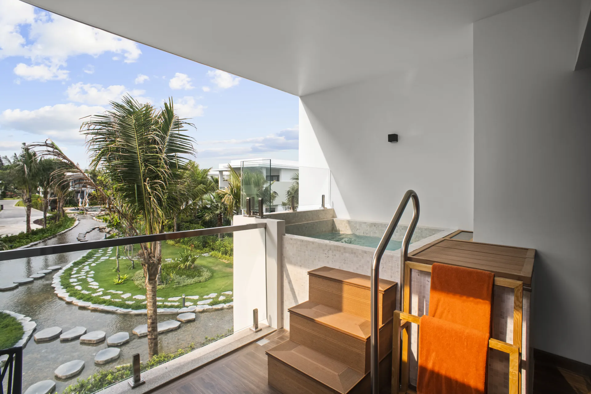 Garden View Suite - King / Twin 