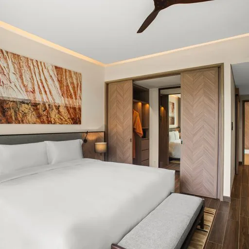 One Bedroom Pool Suite - King
