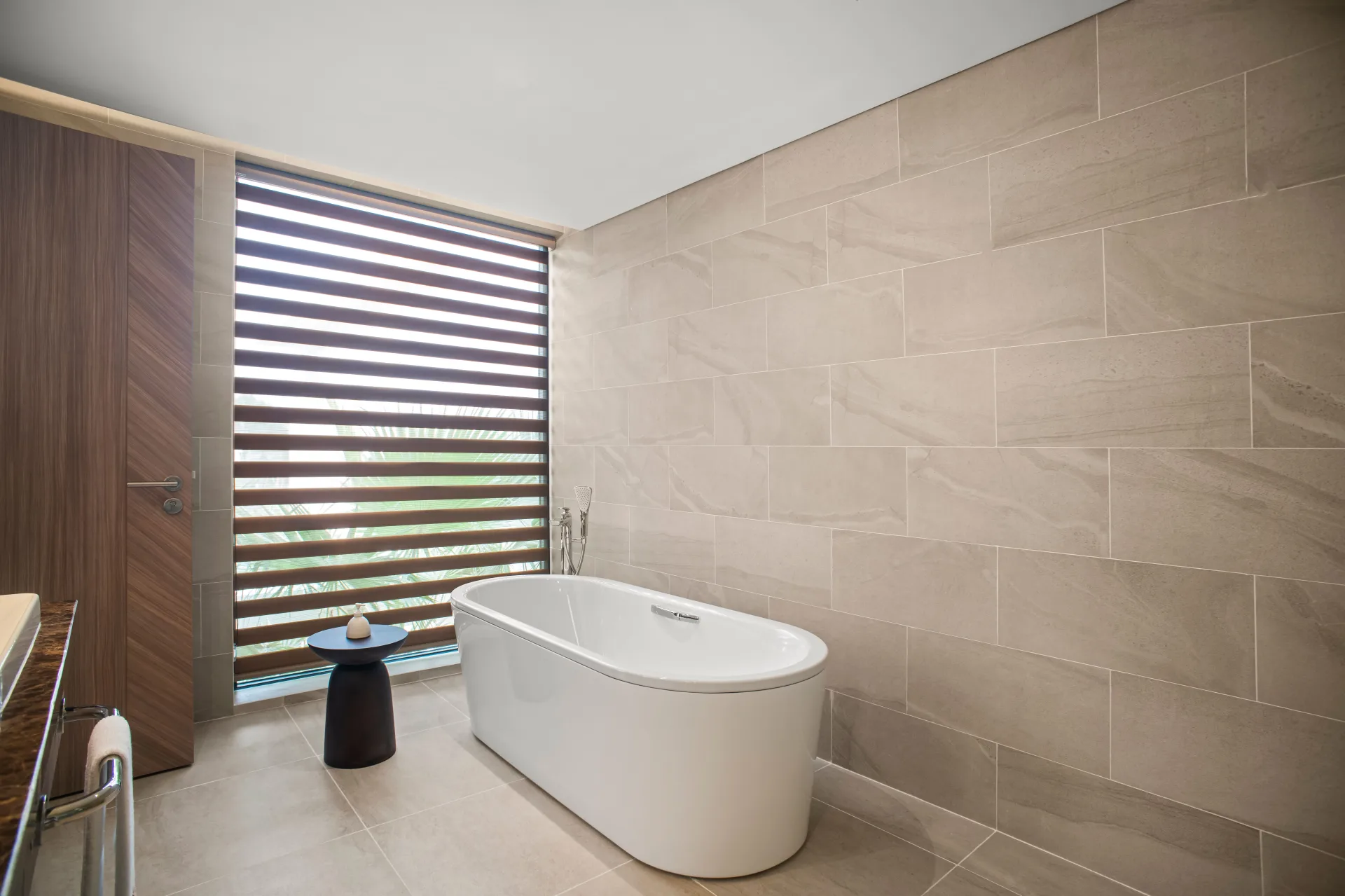 One Bedroom Pool Suite - King