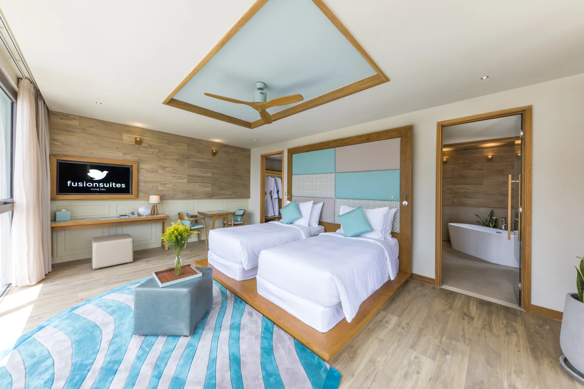 Deluxe Suite City View