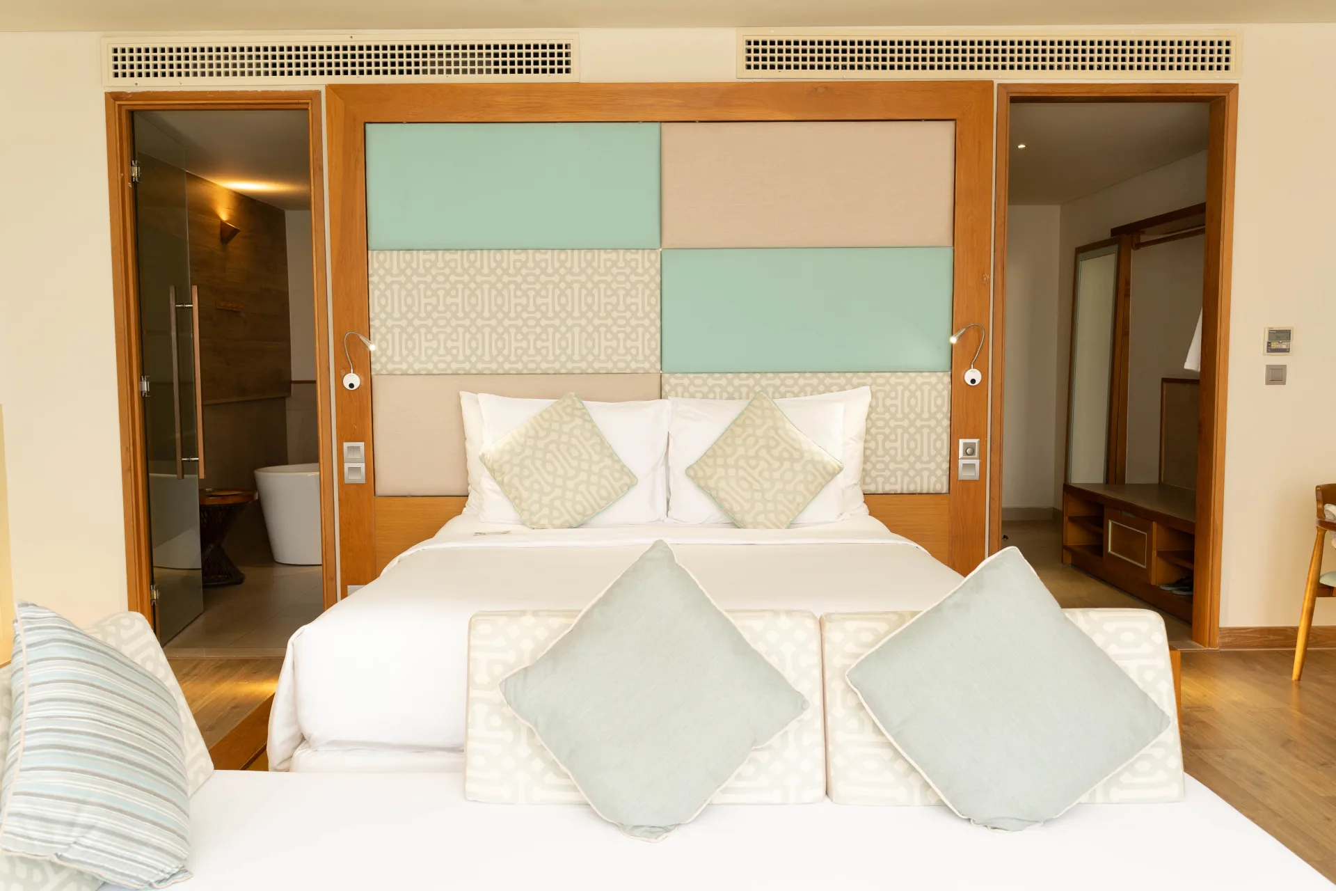 Deluxe Suite Partial Ocean View Balcony