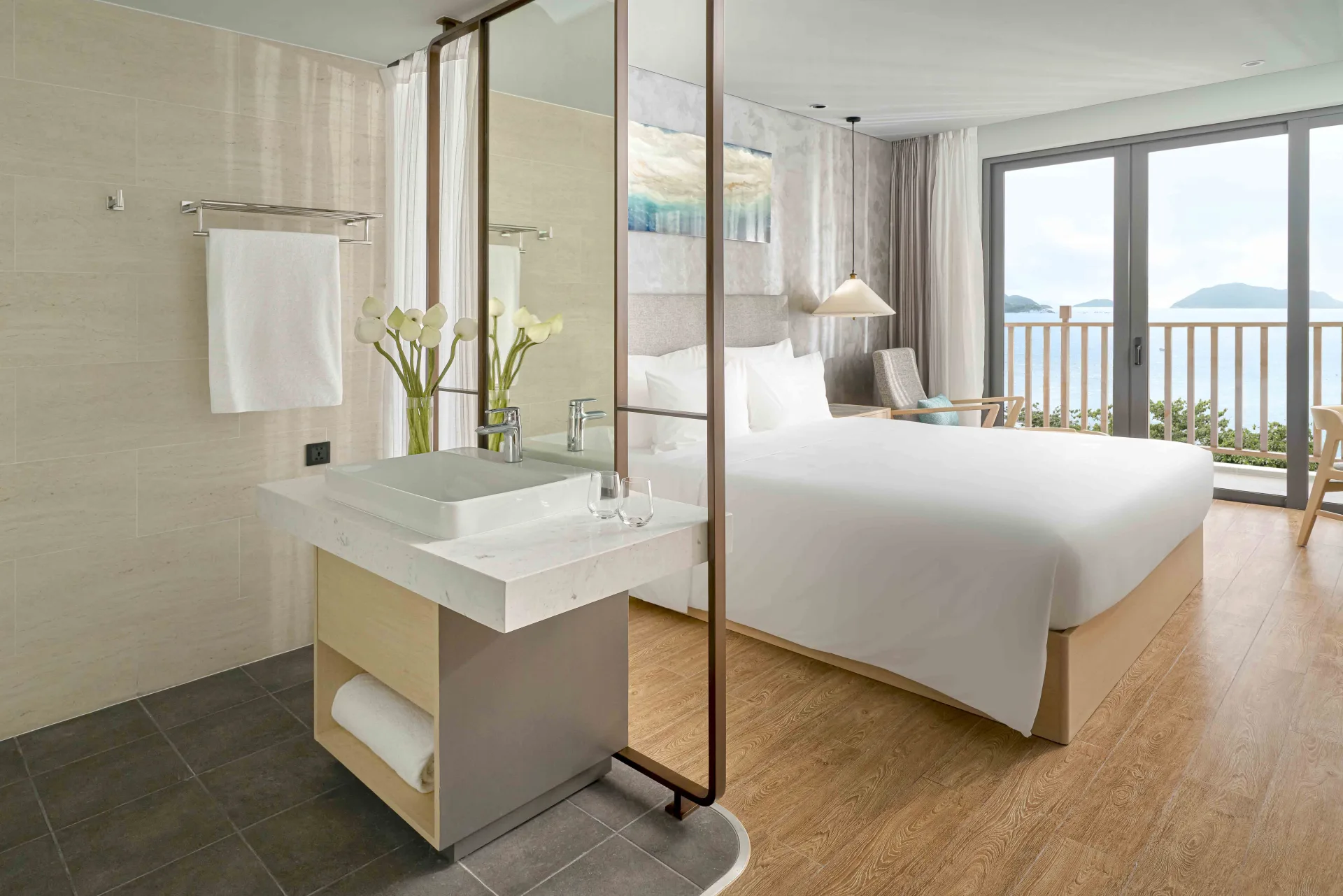Deluxe Balcony Ocean View (King/ Twin)