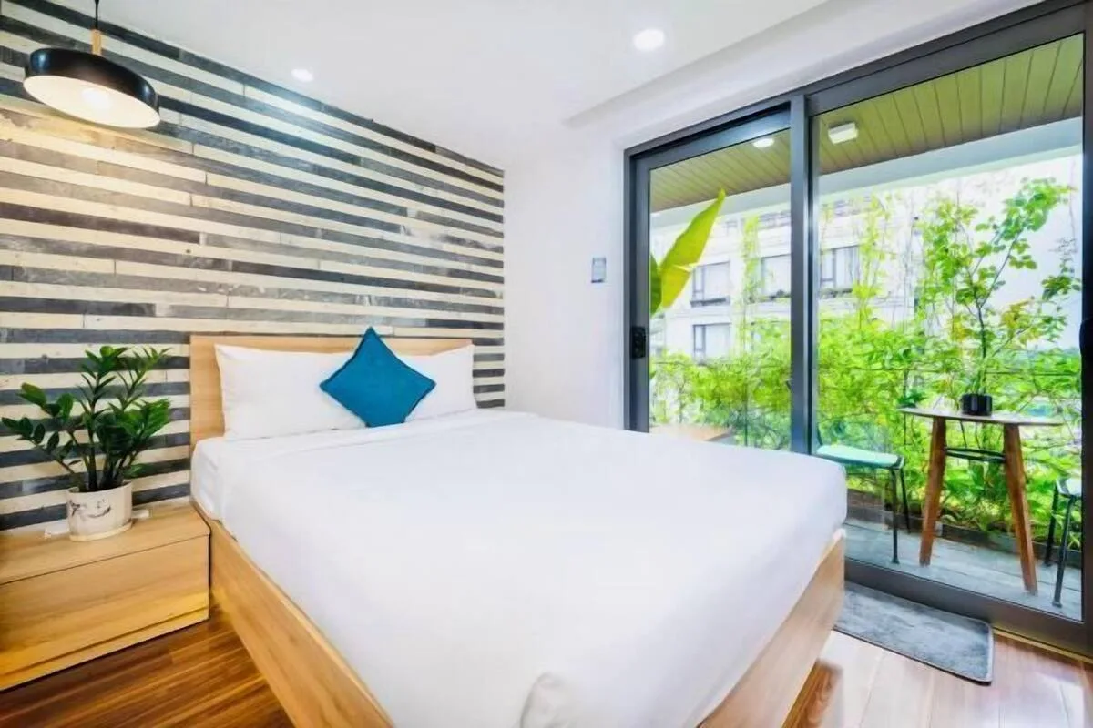2–5 Bedroom Villa