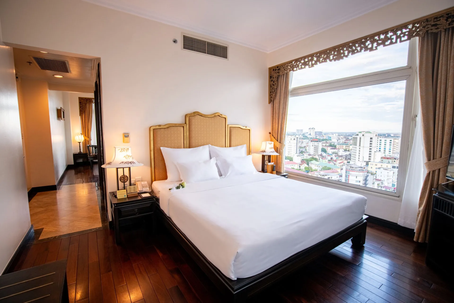 Deluxe vocher giá tốt KOANIVA