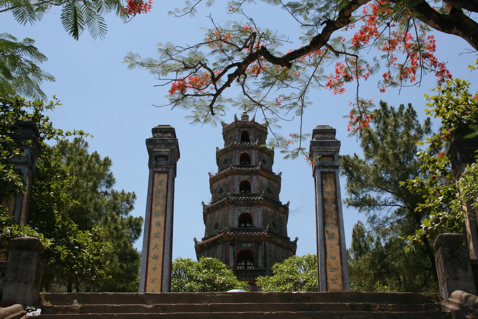 4-Day 3-Night Da Nang – Hoi An – Hue Tour from Ho Chi Minh City – Heritage Train Journey