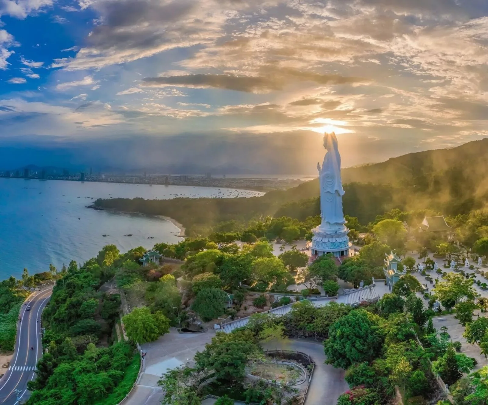 Tour Đà Nẵng – Hội An – Huế 4 Ngày 3 Đêm Từ Hà Nội – Trải Nghiệm Tàu Di Sản