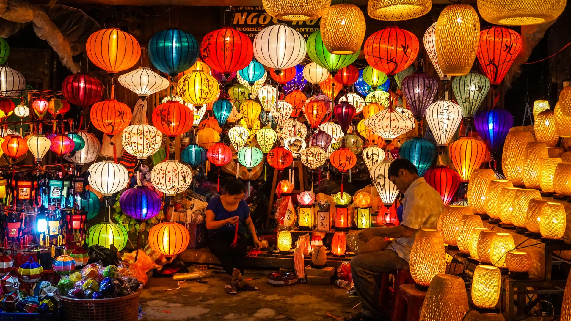 Ngày 1: TP.HCM – Đà Nẵng – Sơn Trà – Ngũ Hành Sơn – Hội An