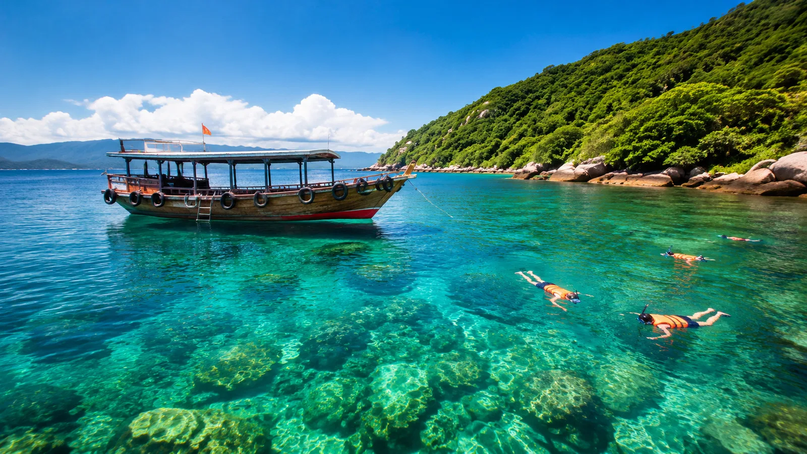 Tour Miền Trung 5 Ngày 4 Đêm Từ TP.HCM – Đà Nẵng, Hội An, Huế & Quảng Bình