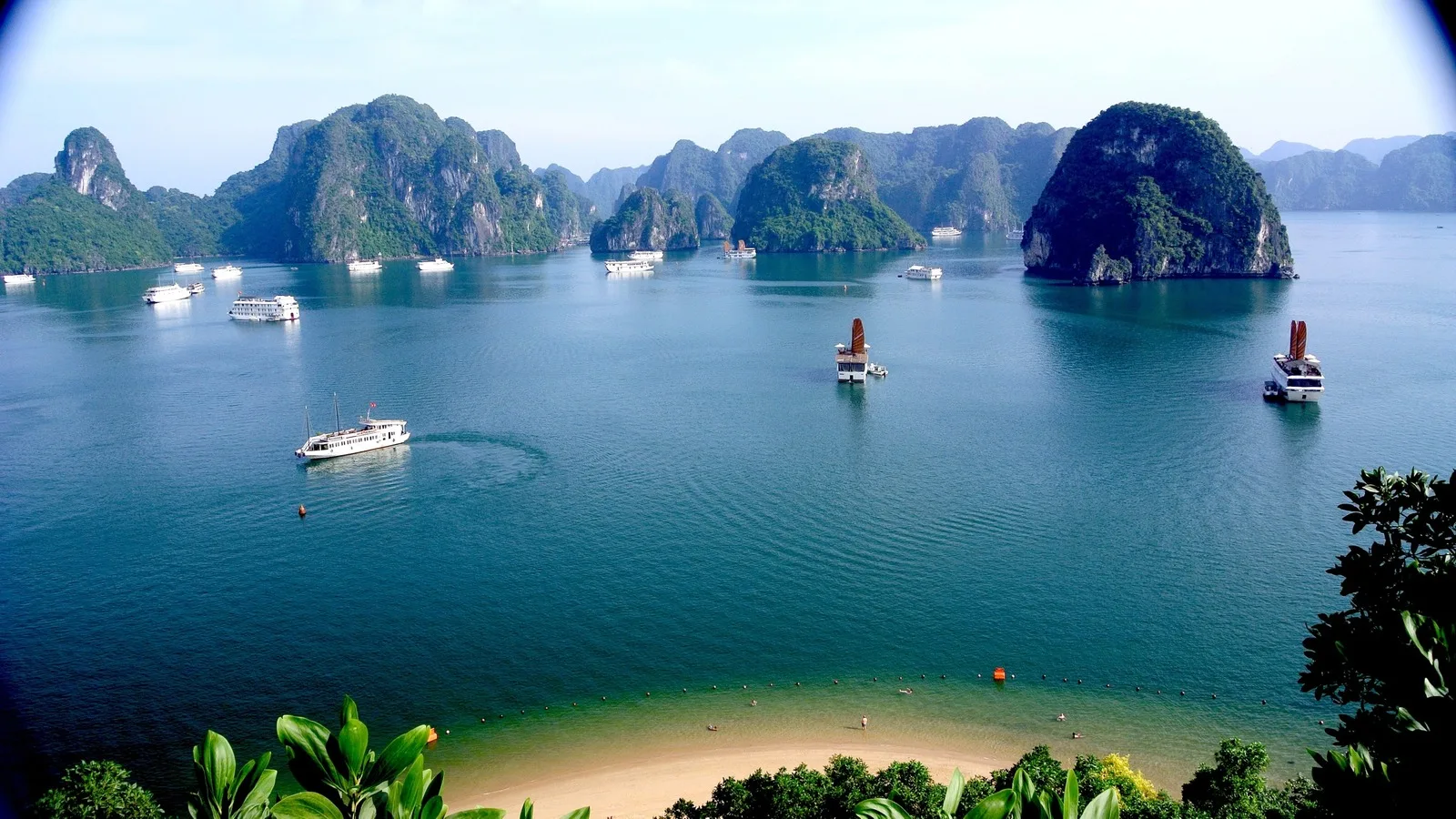 Tour Bắc – Trung Việt Nam 10 Ngày 9 Đêm Từ TP.HCM – Sapa, Hạ Long, Đà Nẵng & Huế
