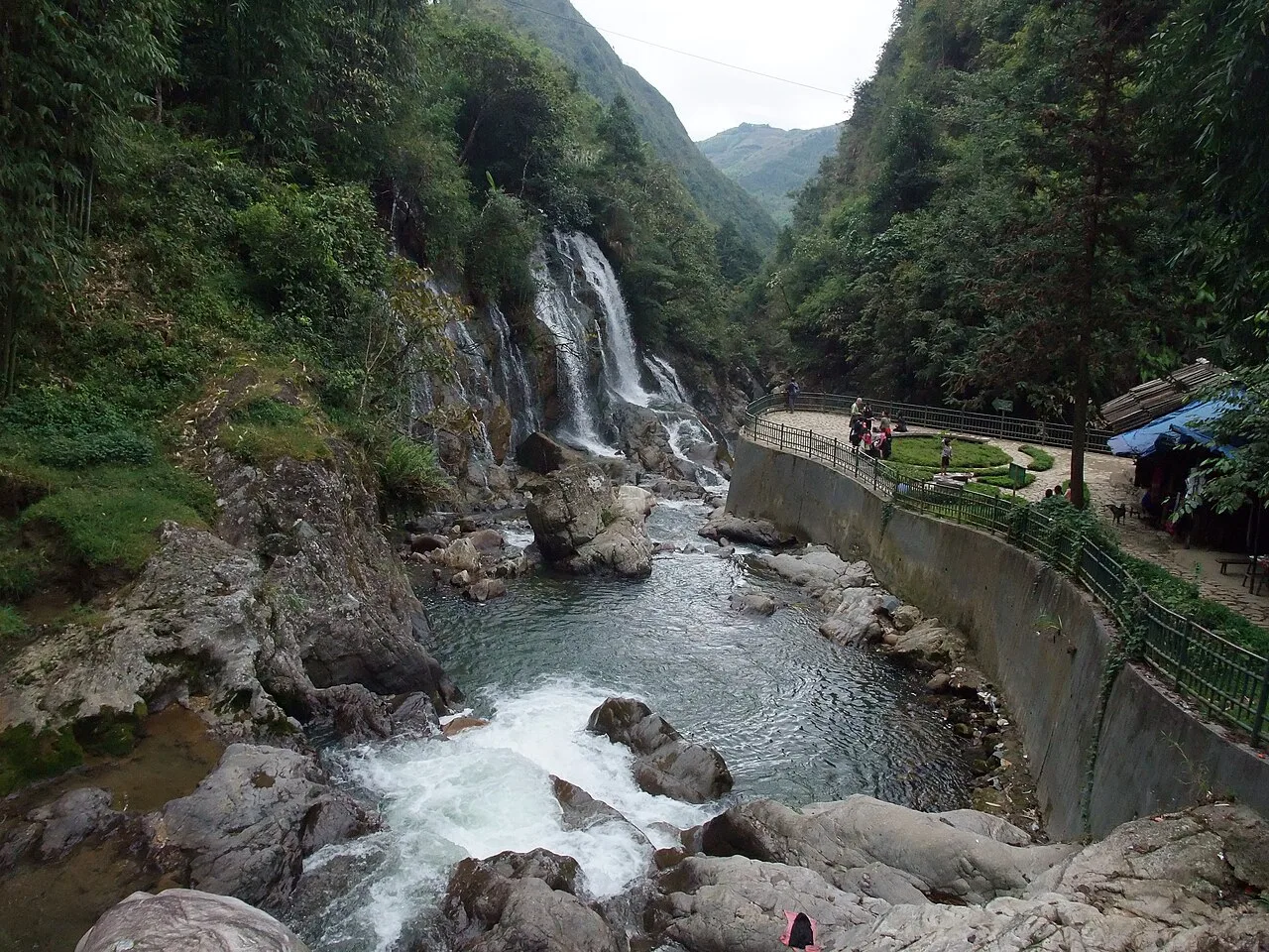 Ngày 2: Hà Nội – Sapa – Bản Cát Cát