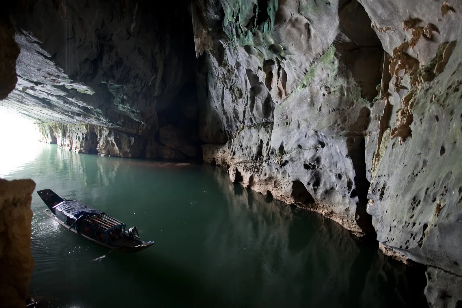 Tour Bắc – Trung Việt Nam 10 Ngày 9 Đêm Từ TP.HCM – Sapa, Hạ Long, Đà Nẵng & Huế