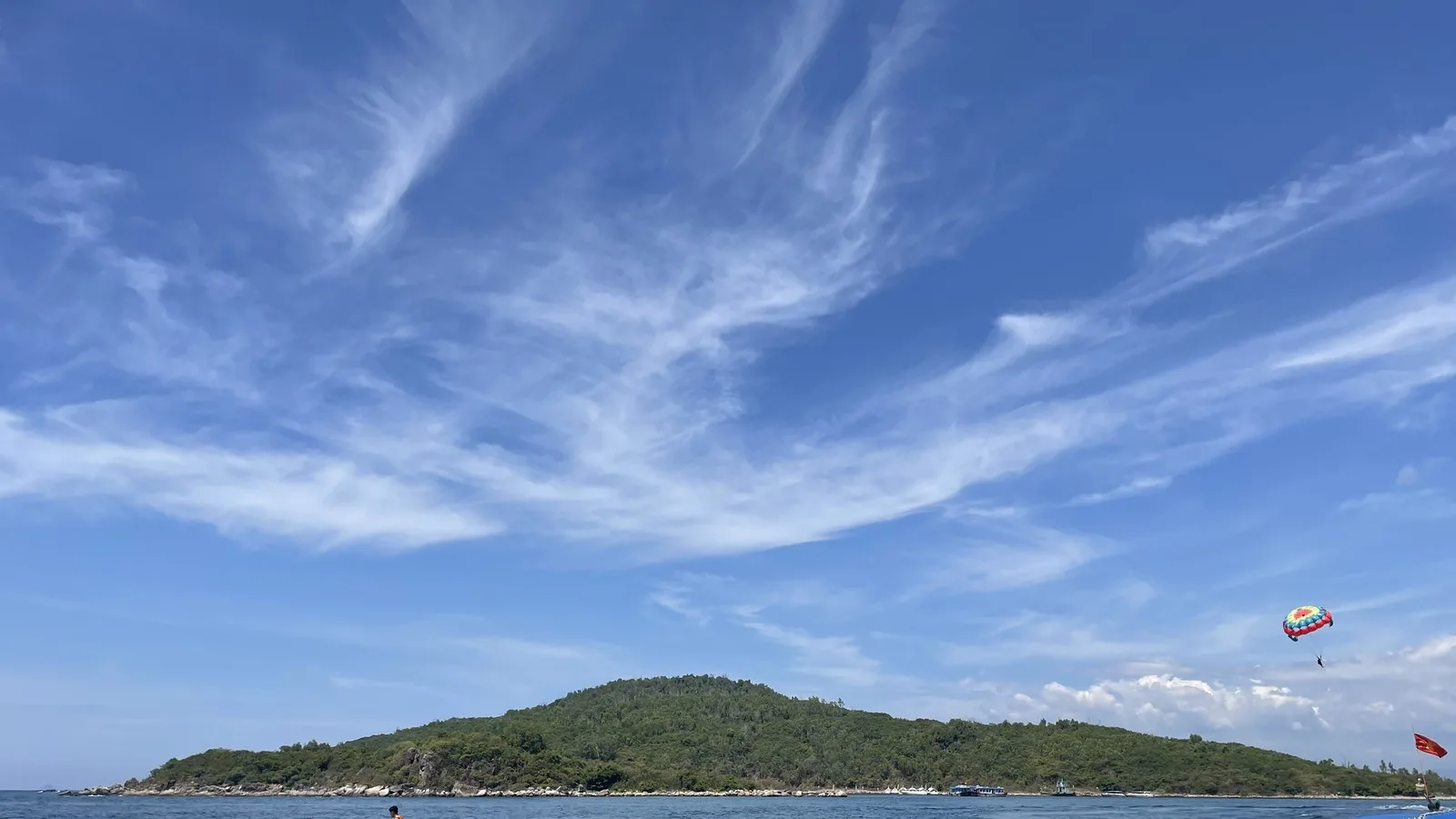 3-Day 2-Night Nha Trang Tour from Ho Chi Minh City – Hon Tre, 3 Islands & 5-Star Stay
