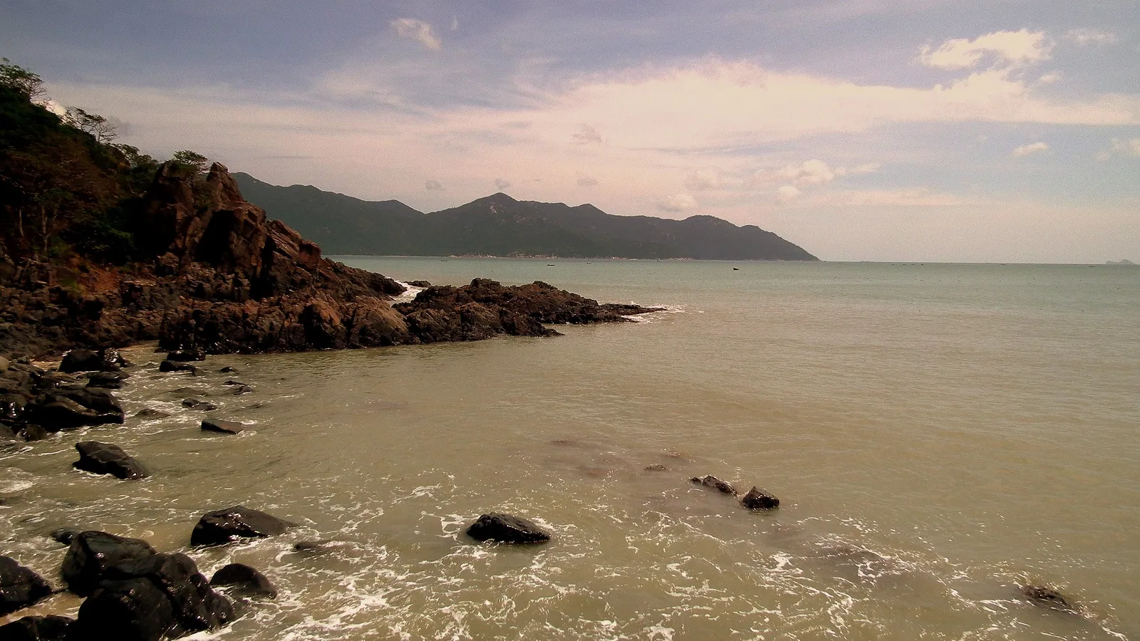 Nha Trang 4-Day 3-Night Tour from Ho Chi Minh City – 3 Islands, VinWonders & Hot Springs