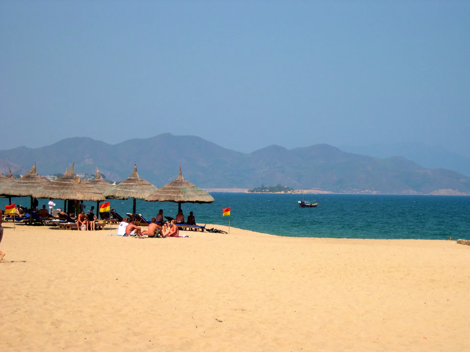 Tour Nha Trang – Phú Yên 4 Ngày 3 Đêm Từ TP.HCM – Biển Đảo & Mũi Điện