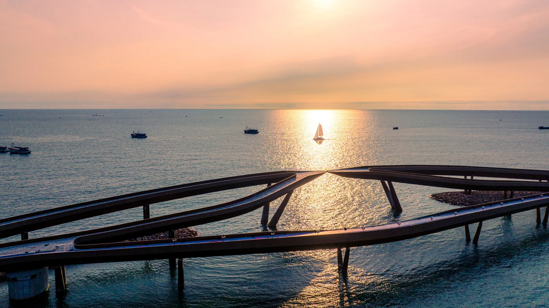 3-Day 2-Night Phu Quoc Tour from Ho Chi Minh City – Grand World, Three Islands & Hon Thom