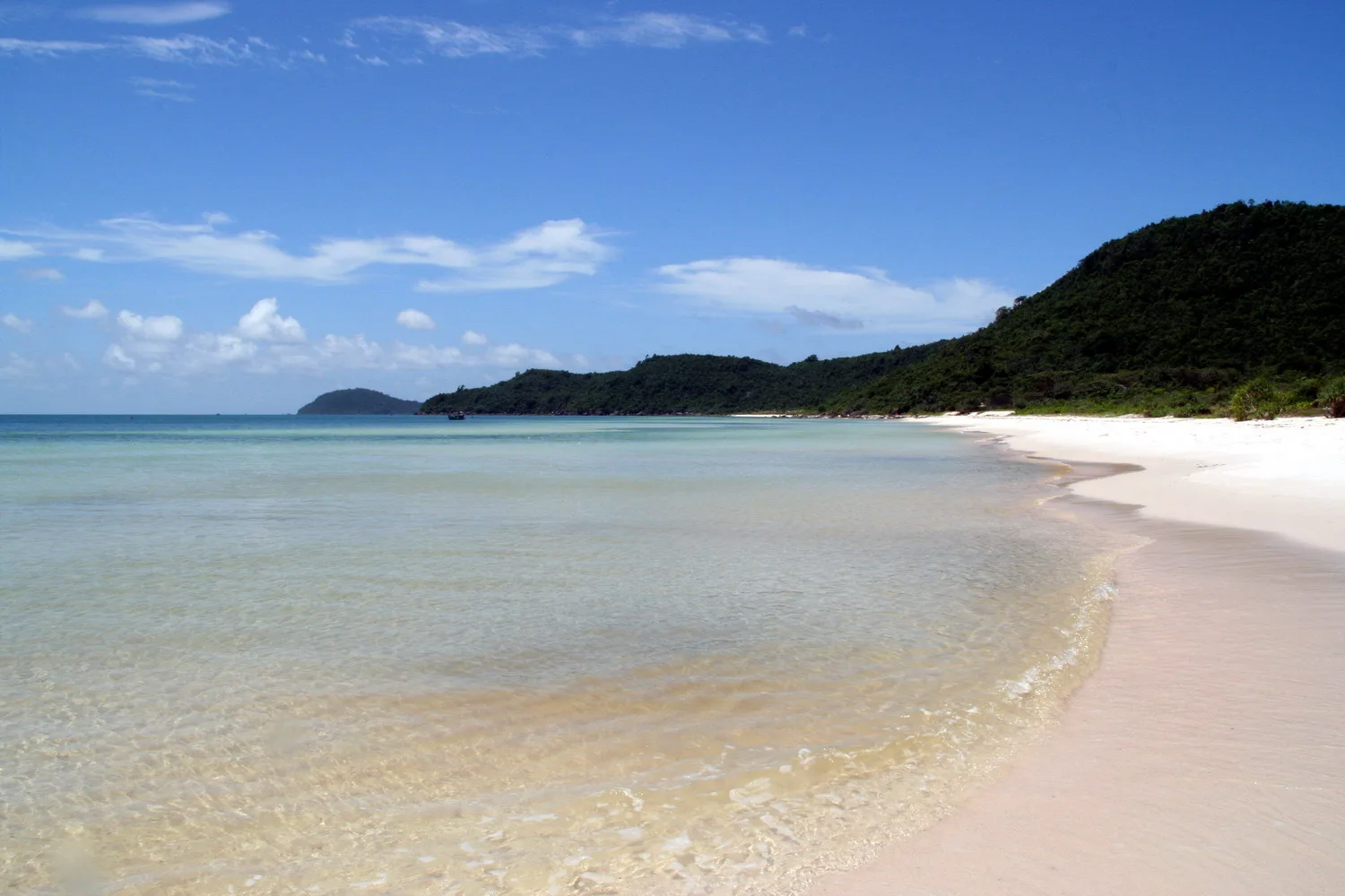 Day 2: Fishing & Snorkeling – Sao Beach – Phu Quoc Prison – Sunset Town