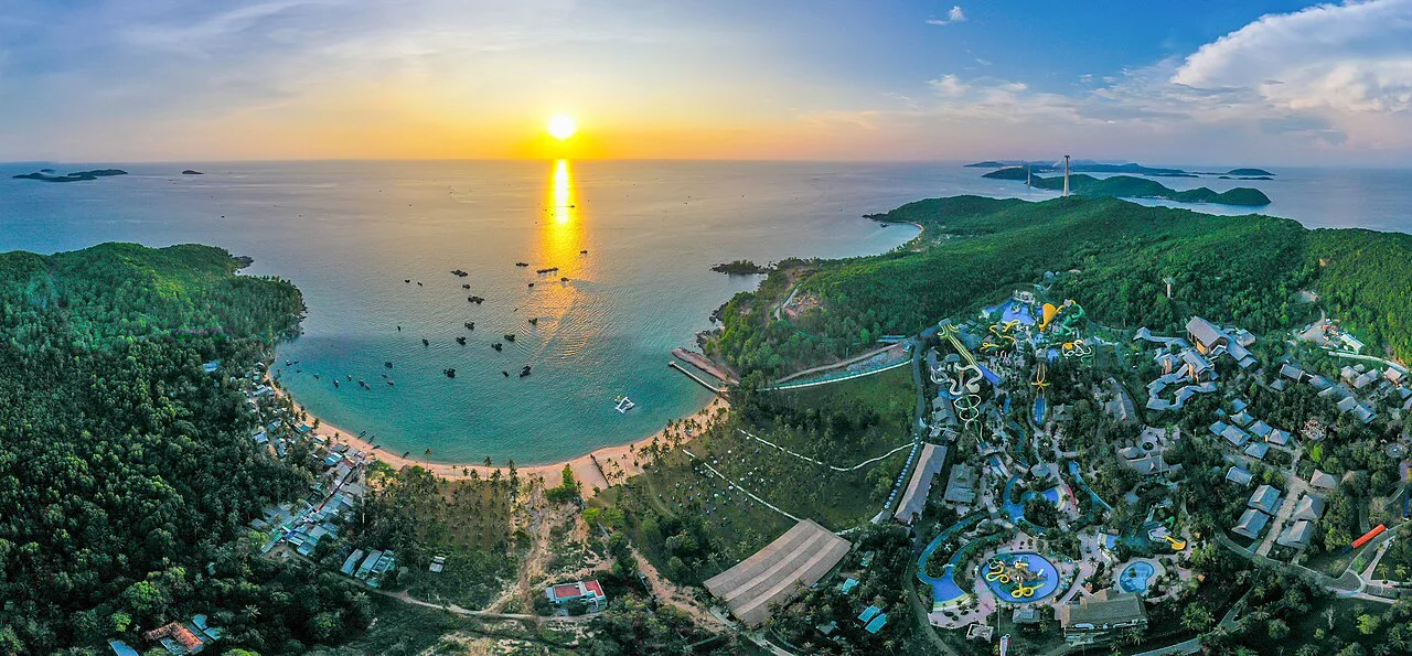 4-Day 3-Night Phu Quoc Tour from Ho Chi Minh City – Grand World, Three Islands & Hon Thom