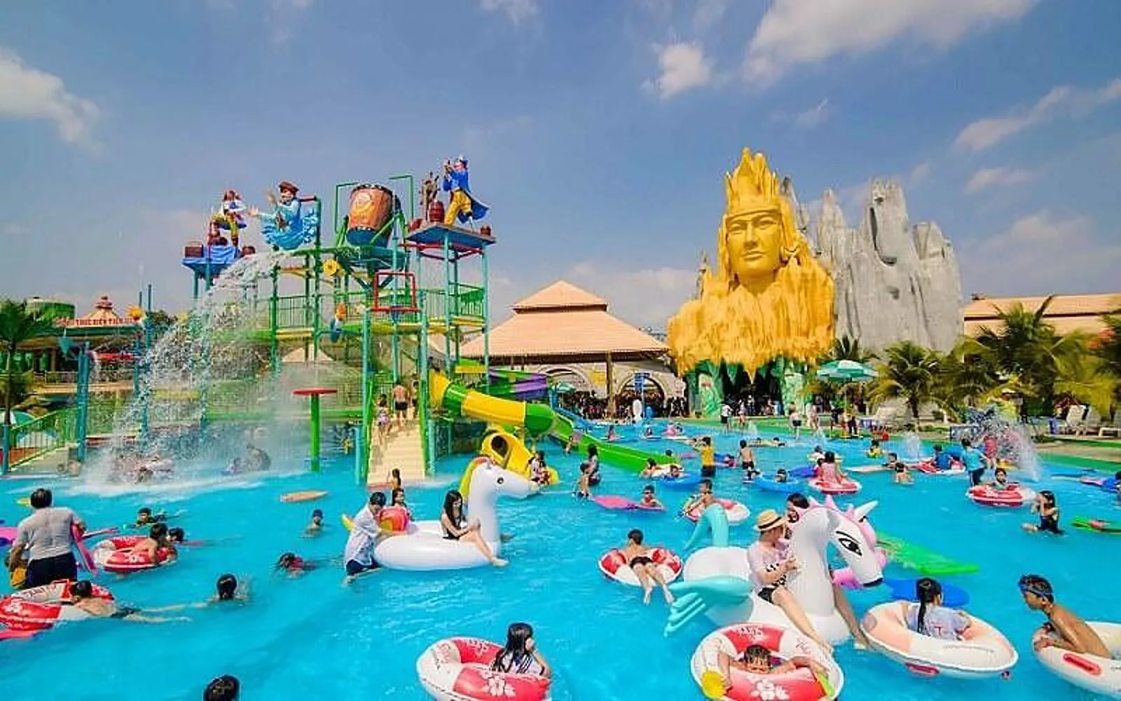 Suối Tiên Farm và Vương quốc Cá Sấu