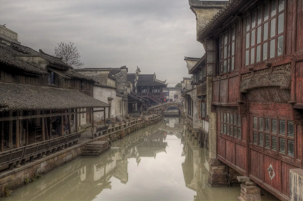 VIP2 Shanghai – Hangzhou – Qingshan Lake – Wuzhen – Shanghai Free Day/Disneyland 6D5N