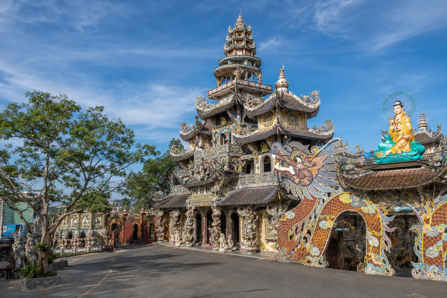 Linh Phuoc Pagoda – Lam Vien Square
