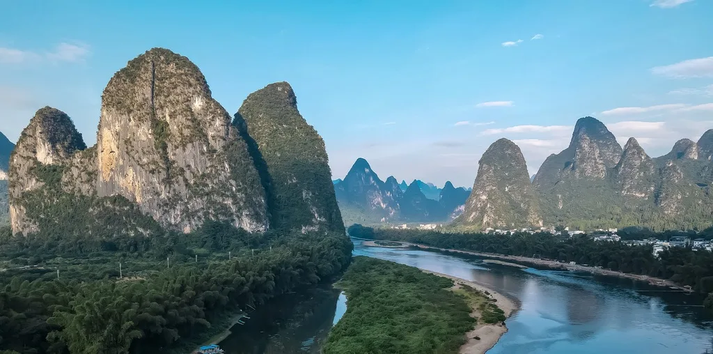 Xingping Ancient Town & 20 RMB Viewpoint