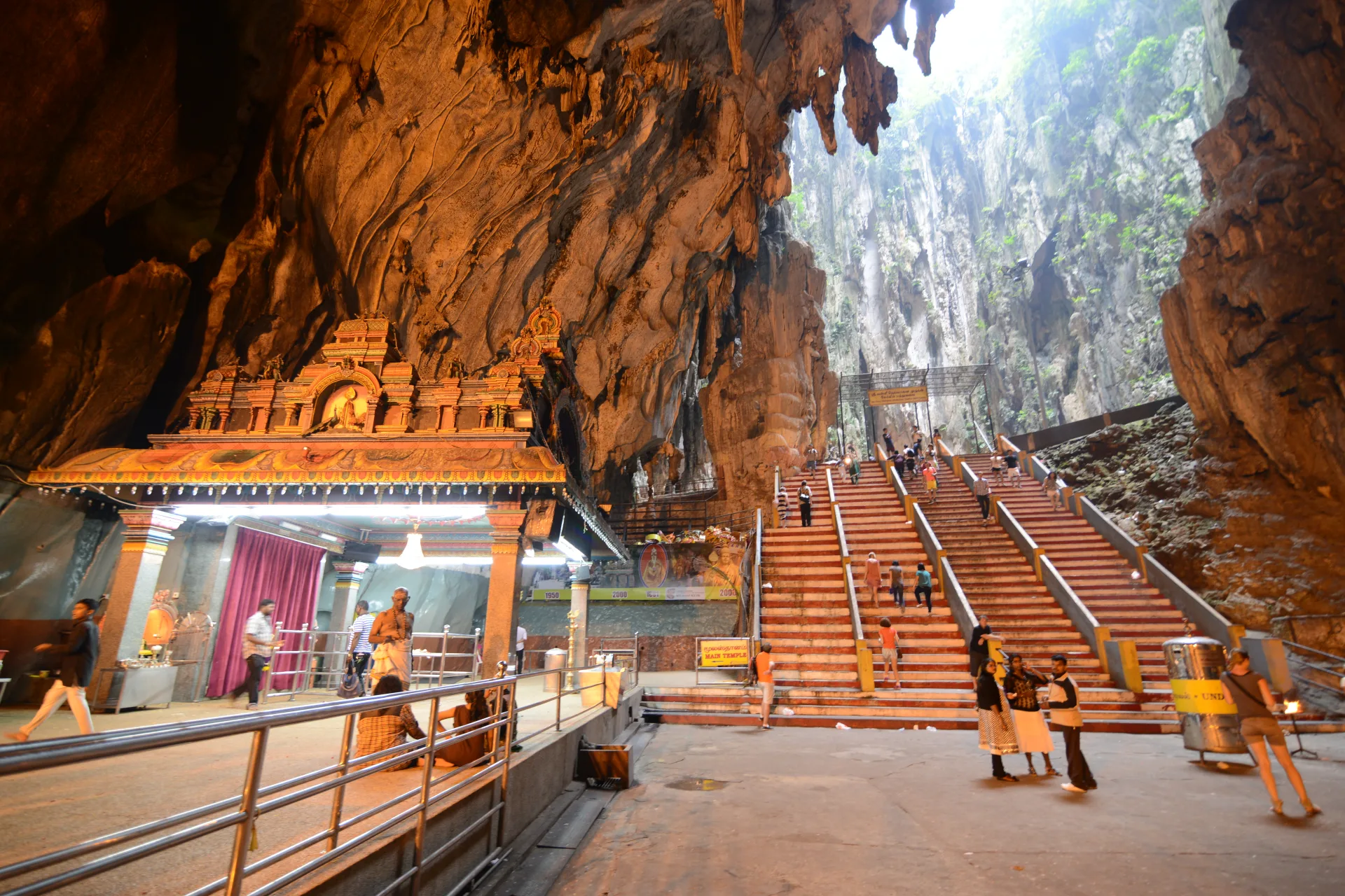Hanoi – Singapore – Malaysia – Hanoi 5 Days 4 Nights