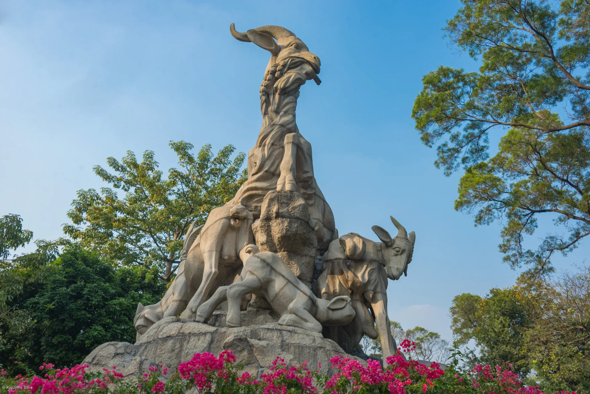 Yuexiu Park – Five Rams Statue – Guangzhou → Hanoi