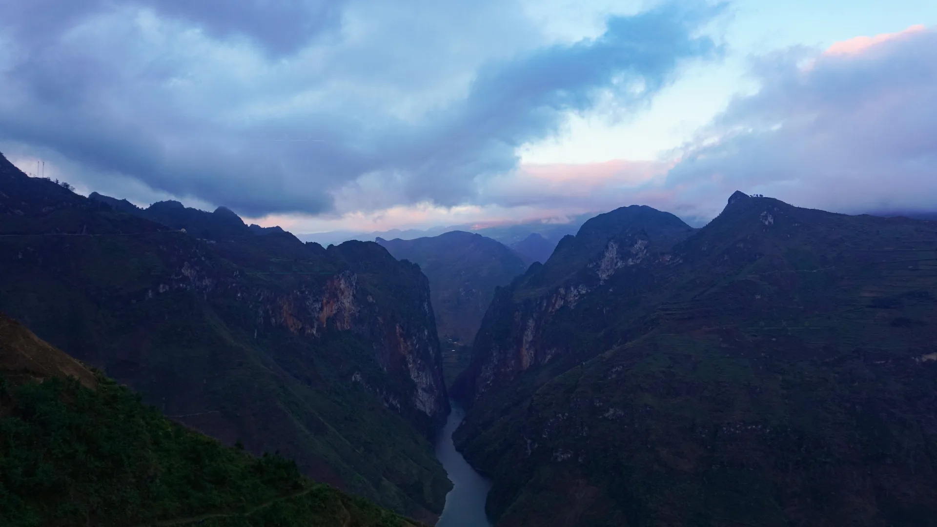 Hà Nội – Cao nguyên đá Đồng Văn – Lô Lô Chải 3N2Đ