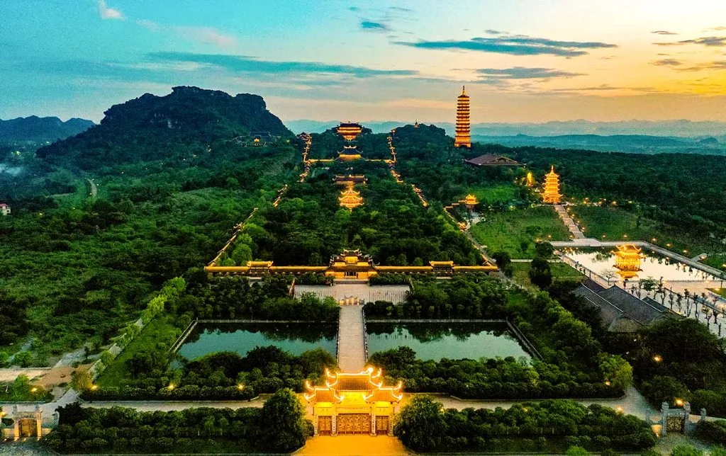 Hoa Lư hoặc Chùa Bái Đính – Bích Động – Thung Nham 1 ngày