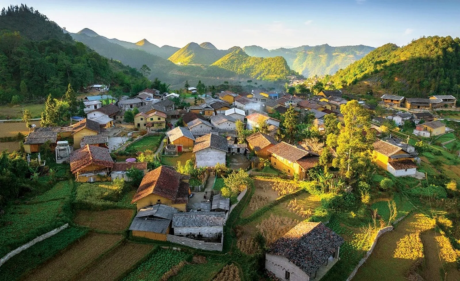 Làng văn hóa Lô Lô Chải