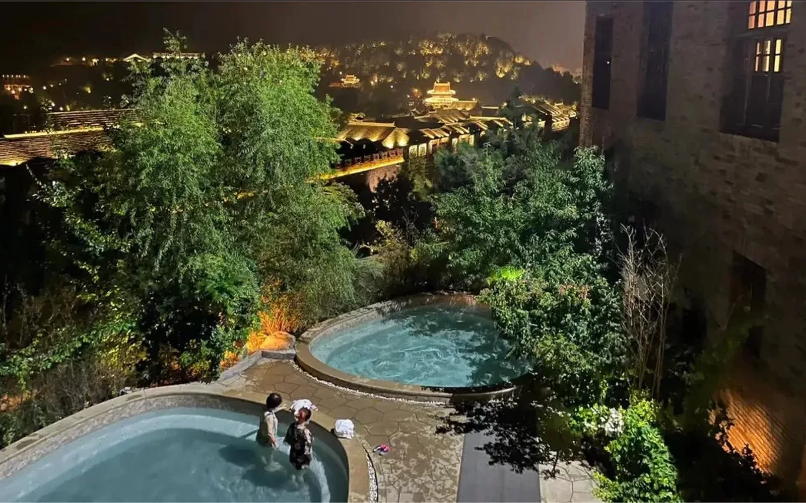 Gubei Water Town Hot Spring Experience