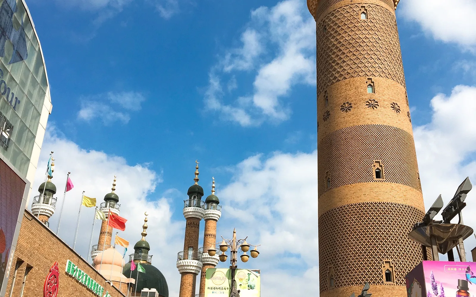 Yining – Urumqi – Xinjiang Grand Bazaar